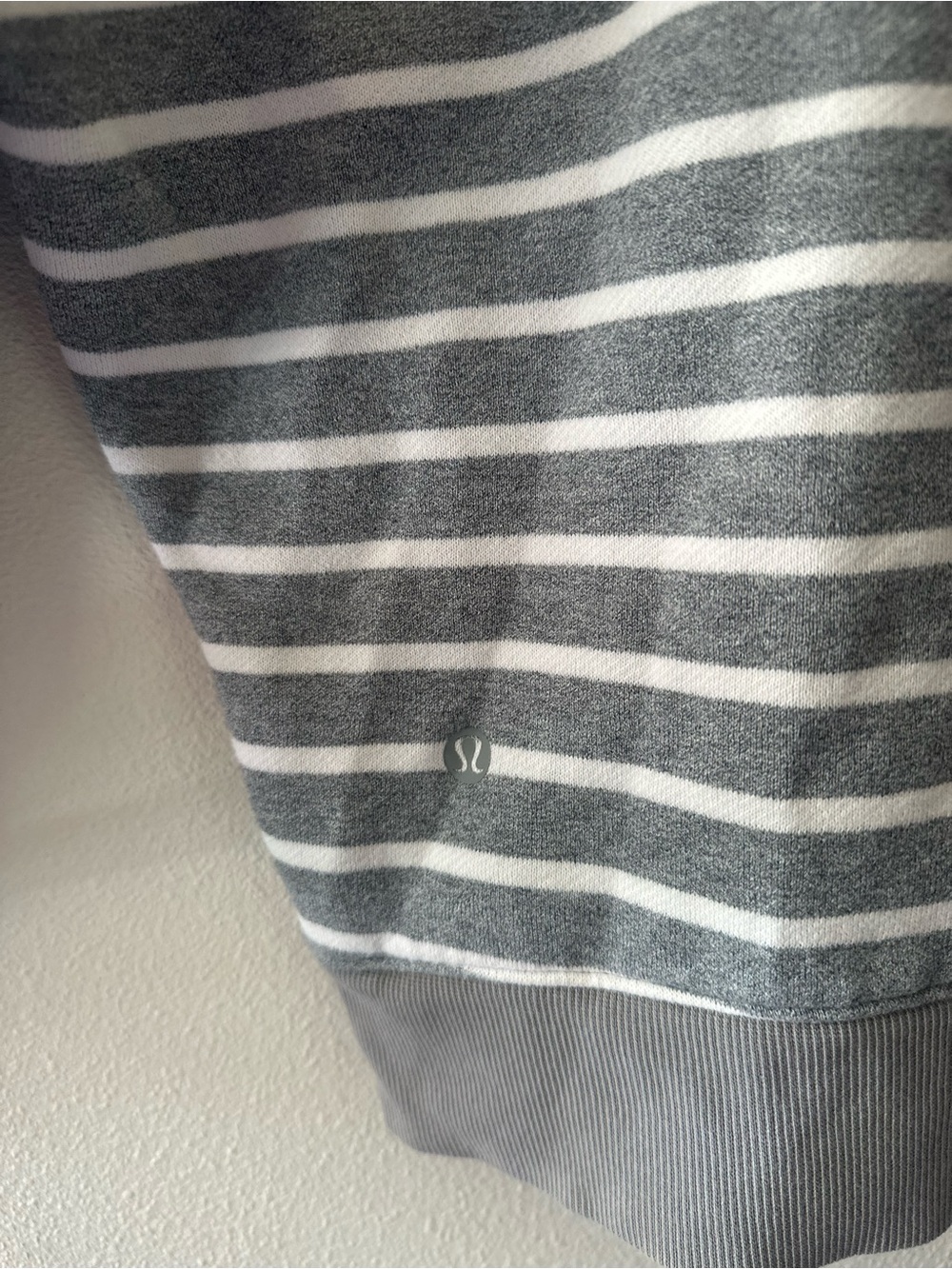 Lululemon Perfectly Oversized Crewneck 
Yachtie Stripe Grey White W3JPAS size 2? - Picture 6 of 6